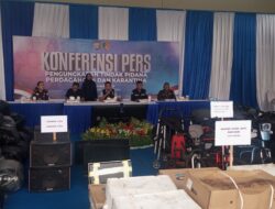 ‎Polda Kepri Sita 5.037 Kotak Daging Ilegal dan Ratusan Karung Barang Bekas asal Singapura ‎
