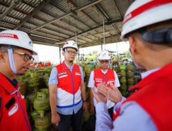 Perwira Pertamina Patra Niaga Regional Sumbagut Siaga 24 Jam, Jaga Penyaluran Energi Tanpa Henti