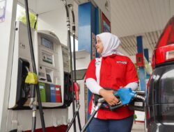 Pertamina Patra Niaga Sumbagut Jaga Layanan Energi, Operator SPBU Tetap Bertugas di Hari Raya