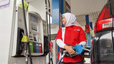 Pertamina Patra Niaga Sumbagut Jaga Layanan Energi, Operator SPBU Tetap Bertugas di Hari Raya