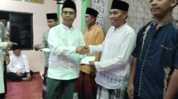 Safari Ramadan, Bupati Iskandarsyah Serahkan Bantuan di Masjid Al Umara