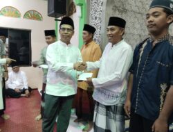 Safari Ramadan, Bupati Iskandarsyah Serahkan Bantuan di Masjid Al Umara