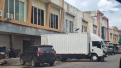 Warga Tembesi Desak Bea Cukai Batam Segera Periksa Gudang Ekspedisi Tanpa Nama di Mall Top 100 Tembesi