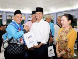 Perhatian Pemko Batam untuk JCH, Amsakar–Li Claudia Serahkan Bingkisan Jelang Keberangkatan