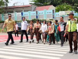 Li Claudia Edukasi Siswa Gunakan ZoSS, Tekankan Keselamatan Pelajar di Jalan Raya