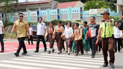 Li Claudia Edukasi Siswa Gunakan ZoSS, Tekankan Keselamatan Pelajar di Jalan Raya