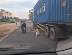 Jalan Yos Sudarso  di Atas Terowongan Pelita  Ambles