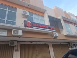 PT Bataminfo Media Utama Salurkan 1 Sapi dan 8 Kambing ke Berbagai Masjid di Batam