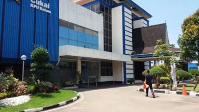 BC Batam Tegah Kapal Kayu Ilegal Bermuatan Obat-Obatan di Perairan Mentigi