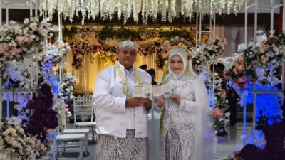 Segenap Redaksi Bataminfo.co.id mengucapkan selamat atas pernikahan Fandi dan Dewi