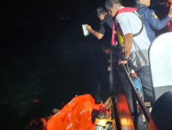 KSOP Khusus Batam Evakuasi 9 Awak Kapal MV Golden Star 1 yang Tenggelam di Selat Singapura