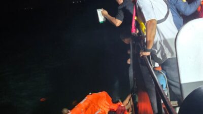 KSOP Khusus Batam Evakuasi 9 Awak Kapal MV Golden Star 1 yang Tenggelam di Selat Singapura
