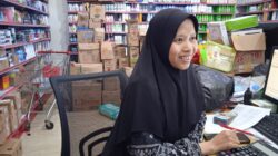 Toko Devon Natuna Andalkan Status WhatsApp untuk Promosi Produk dan Informasi Harga