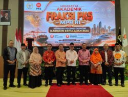 Bupati Karimun foto bersama dengan para politisi PKS