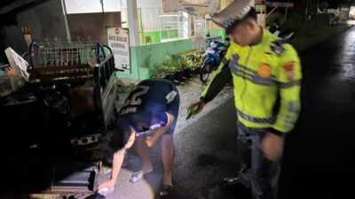 Pengendara Motor Meninggal Dunia Setelah Menabrak Kendaraan Parkir di Bahu Jalan Lingga