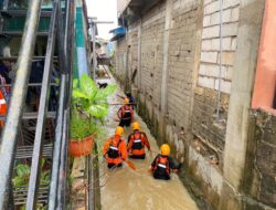 Balita 2 Tahun Hanyut di Gorong-Gorong Saat Bermain Hujan di Batam, Tim SAR Lakukan Pencarian