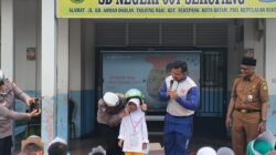 Masih Sering Membonceng Anak di Depan Motor? Ini 7 Tips Aman dari Instruktur Safety Riding Honda