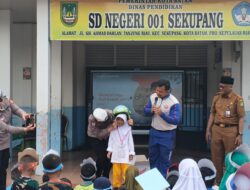Masih Sering Membonceng Anak di Depan Motor? Ini 7 Tips Aman dari Instruktur Safety Riding Honda
