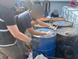 Bea Cukai Batam dan Bea Cukai Kepri bersama Tim Gabungan Gagalkan Penyelundupan 2.6 Ton Metamfetamin Cair dari Kapal Asing