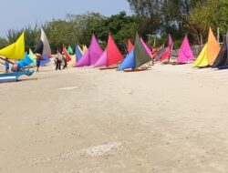 480 Perahu Jong Meriahkan Pantai Tanjung Ambat, Peserta dari Malaysia dan Singapura Ikut Berlaga