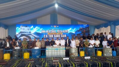 Kapal Berbendera Tanzania Dicegat di Kepri: 2,6 Ton Sabu Cair dan Jutaan Rokok Ilegal Disita!